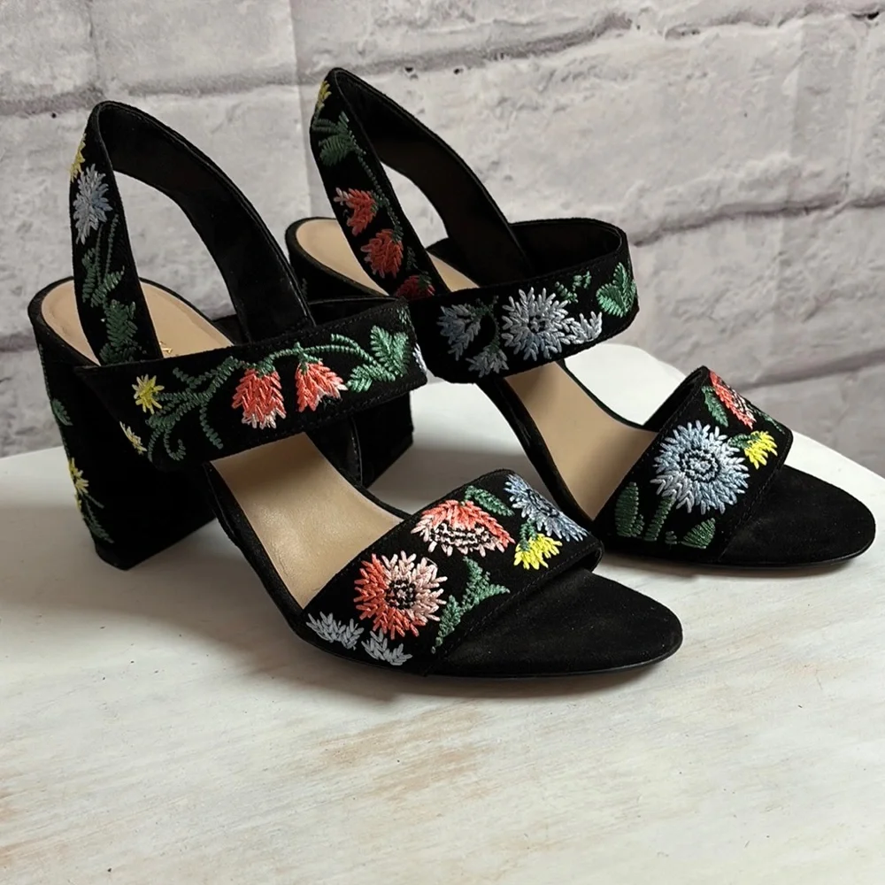 Ann Taylor Black Floral Embroidered Sandals - Picture 3 of 8